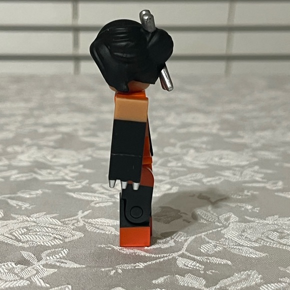 Roblox Classics Series 6 Heroes Of Robloxia Tigris Loose Figure No Code - Picture 2 of 8